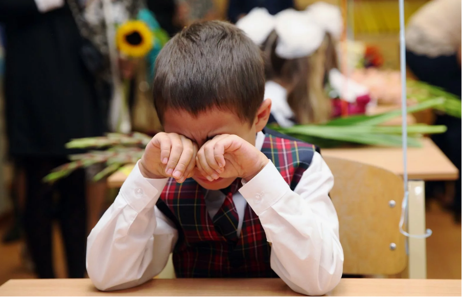 В школе стоит предупредить учителя, что ребенка с миопатией Дюшенна нужно отпускать в туалет по первому требованию